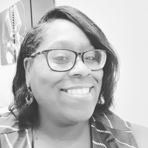 Meet your Posher, Alicia - Picture 2 of 2